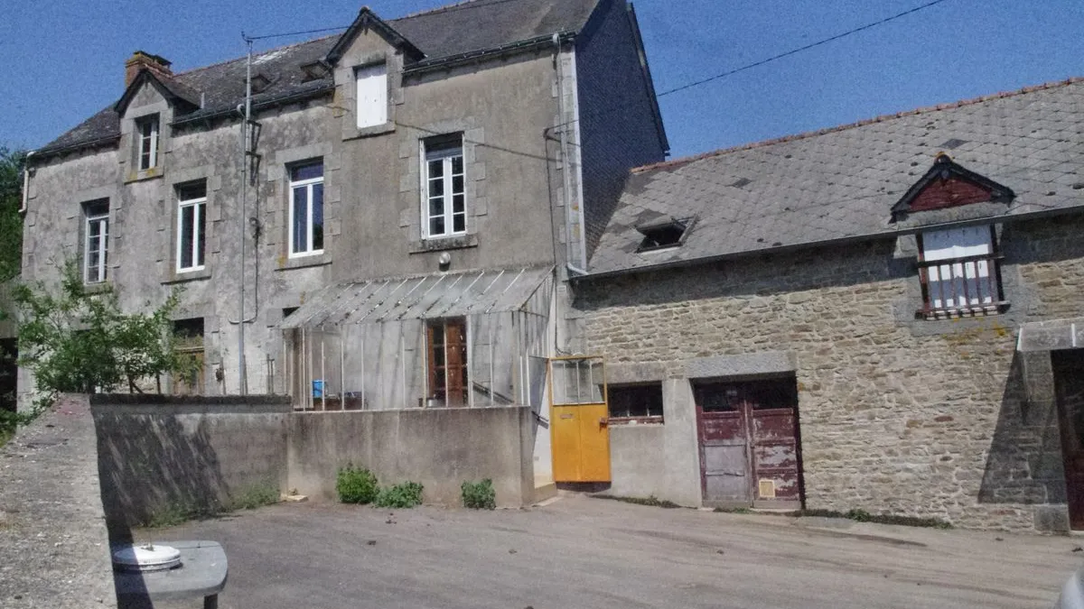 Photo 1