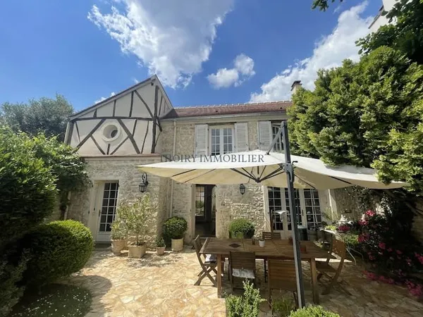Maison 8 pièces 230 m²