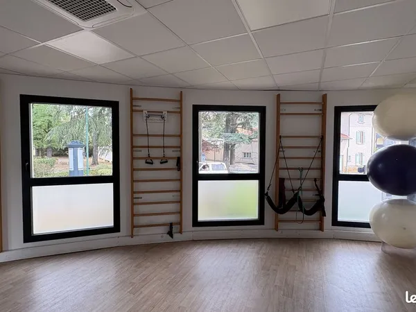 Local commercial 88 m² CHAZAY D AZERGUES