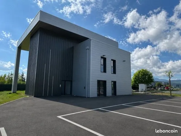 A LOUER - PLATEAU DE BUREAUX NEUF 150 m²