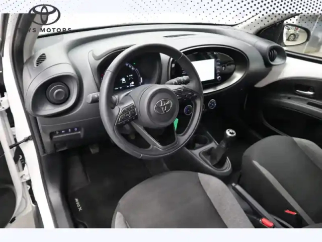 Toyota Aygo 1.0 vvt-i 72 dynamic — photo 31