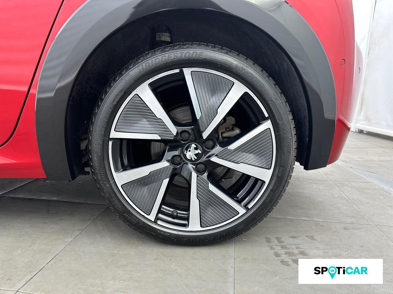 Peugeot 208 e-208 136ch gt pack — photo 11