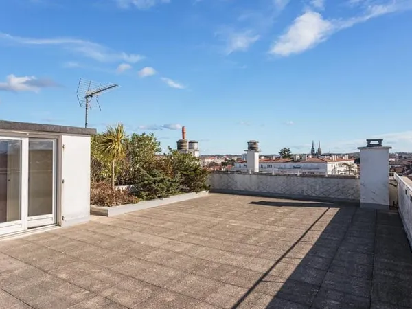 Appartement 6 pièces 314 m²