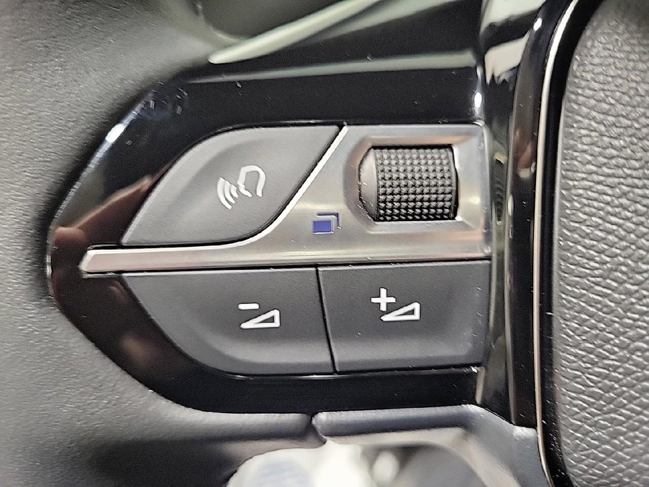 Peugeot 2008 100 s&s bvm6 style — photo 18