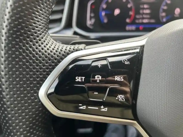 Volkswagen T-Roc 1.5 tsi evo2 150ch r-line dsg7 — photo 15