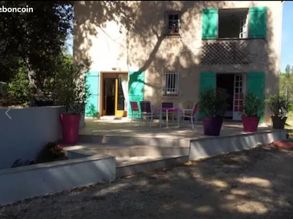 Location en rez de chaussé de villa