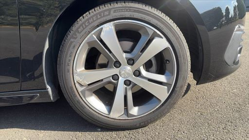 Peugeot 308 1.2 PureTech 130 EAT8 - GT – 2021 – 74274 km – Essence – Boîte Automatique — photo 34