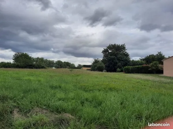 Terrain 800 m²