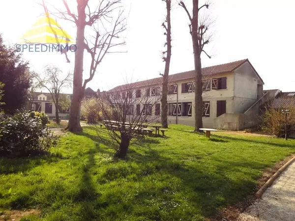 Découvrez un ensemble immobilier au coeur de Mandres-les-Roses