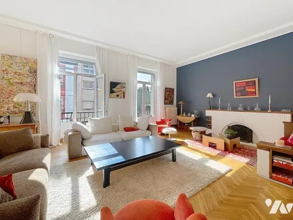 Maison 383 m²