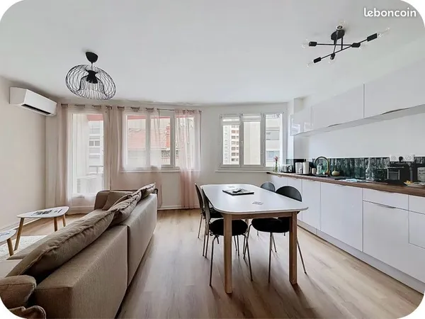 À louer - Appartement meublé de 57 m² avec parking privé et climatisation - Clermont-Ferrand