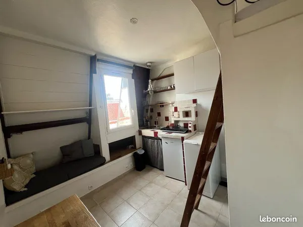 Studio meublé 10 m² - Toulon centre - 480 CC
