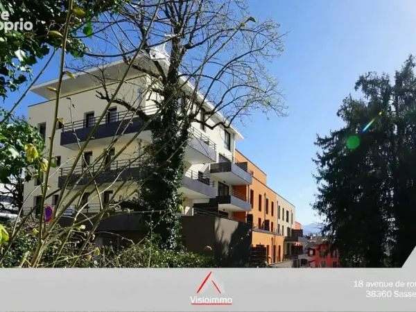 Appartement t3 de 65 m2 + balcon-terrase de 31 m2 dans petite residence