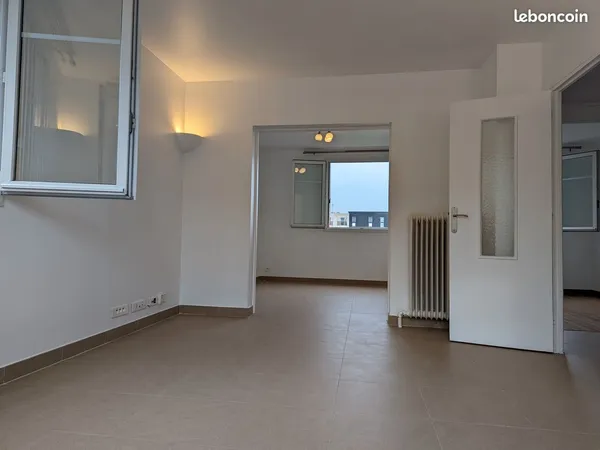 Appartement traversant 3/4 pièces - 61,37 m² - Quartier du Maroc