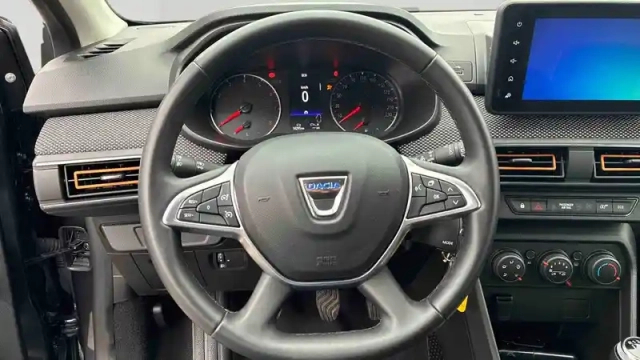 Dacia Sandero tce 90 - 22 — photo 14