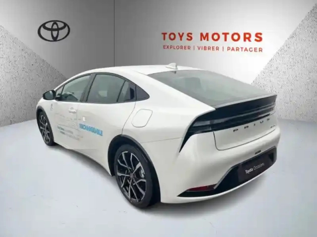 Toyota Prius hybride rechargeable 223ch design — photo 3