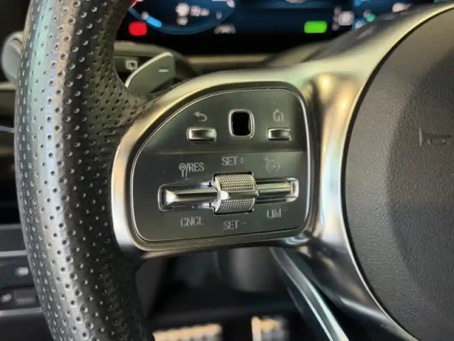 Mercedes Gla 250 e amg line — photo 34