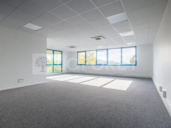 Bureaux 176 m²