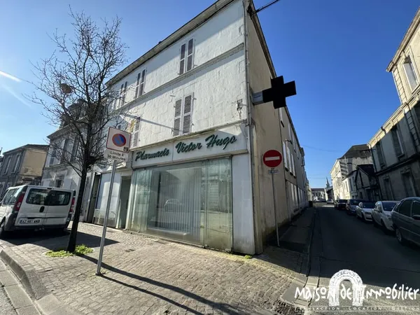 A vendre à COGNAC - Immeuble locatif à réhabiliter - 680m2