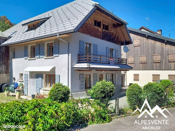 Maison 9 pièces 130 m²