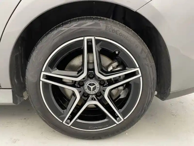 Mercedes Cla shooting brake 250 e hybrid eq 8g-dct — photo 17
