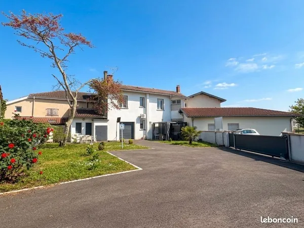 Immeuble 7 pièces 185 m²