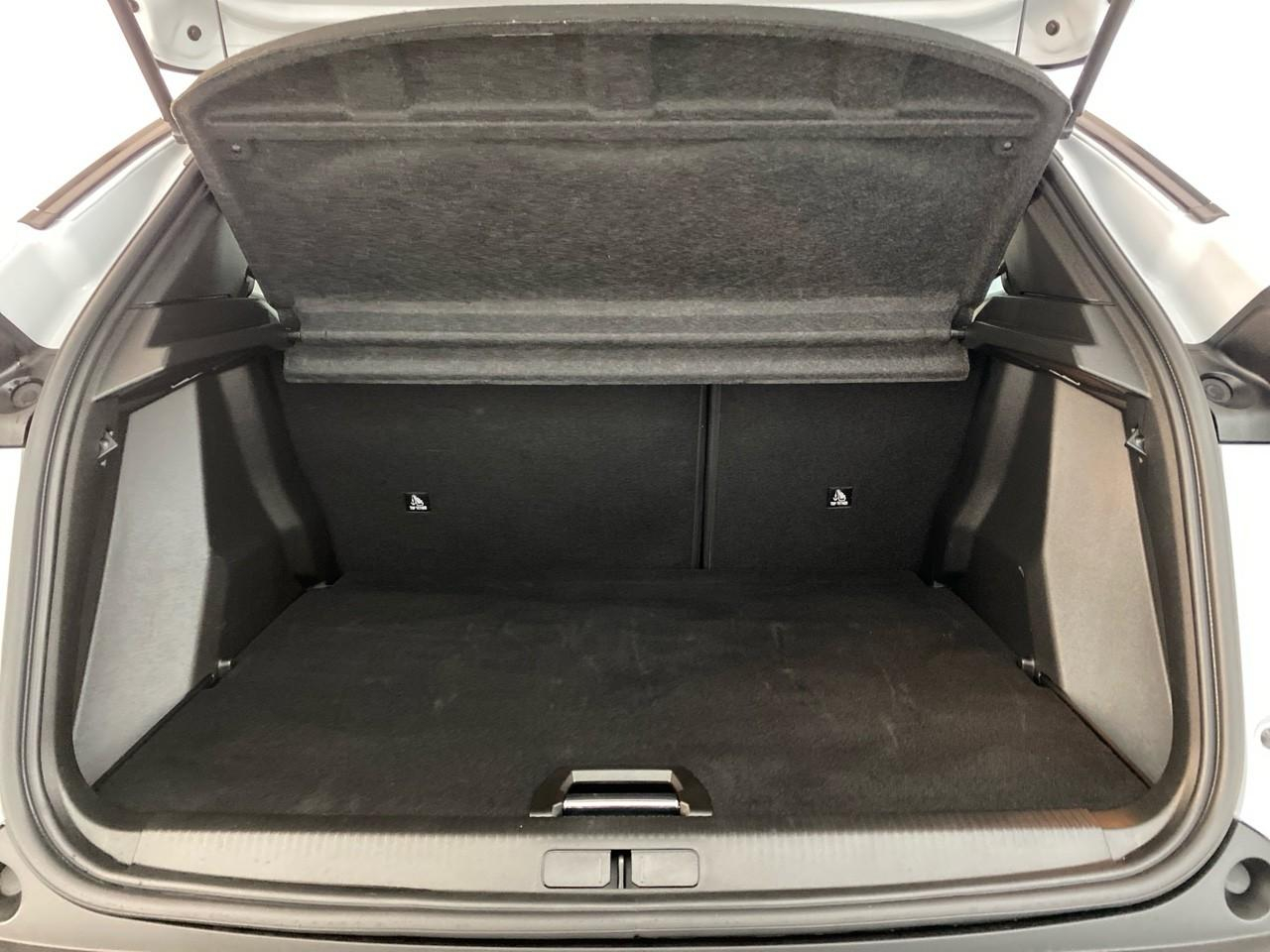 Peugeot 2008 hybrid 145 ch e-dcs6 allure — photo 6