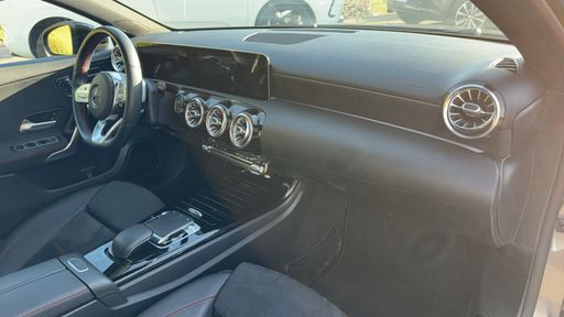 Mercedes Classe A 200 163 7G-DCT - AMG Line – 2019 – 86711 km – Essence – Boîte Automatique — photo 19