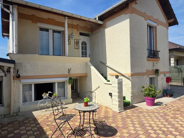 Maison 7 pièces 160 m²