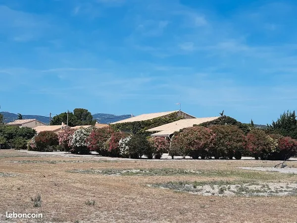 Grande Maison récente avec garage TBE +Hangar 300m2+ abri tunnel bardage 175m2 sur 11000m2 de terrai