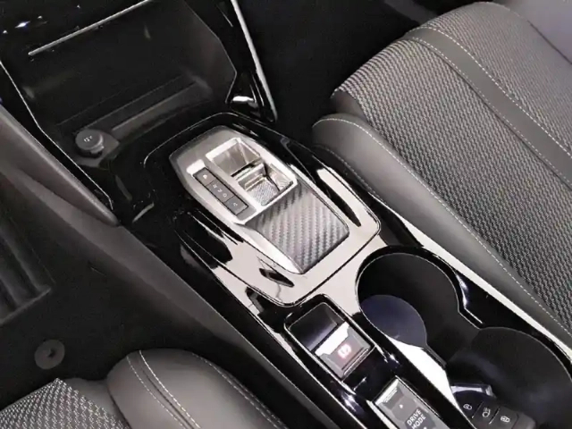 Peugeot 2008 electrique 54 kwh 156 ch — photo 42