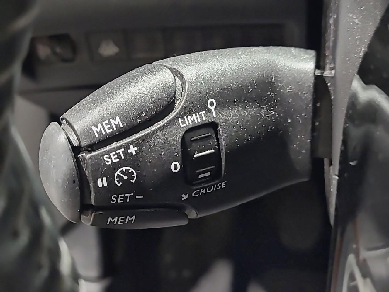 Peugeot 2008 puretech 100 s&s bvm6 active — photo 24