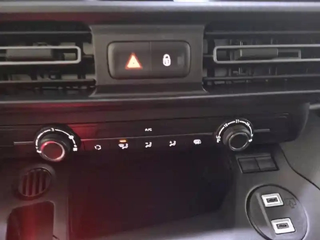 Citroën Berlingo van m diesel 100 ch manuelle — photo 15