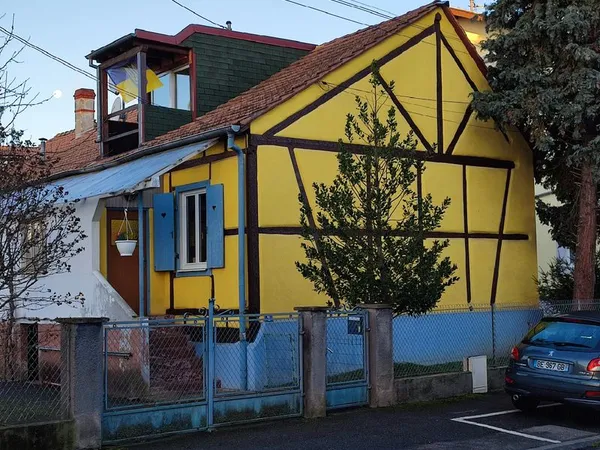 COLMAR - Chambres meublées chez l'habitant (1km de l'IUT-UHA, 100m du centre commercial LECLERC)