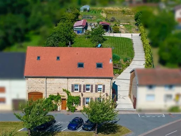 Maison 8 pièces 230 m²