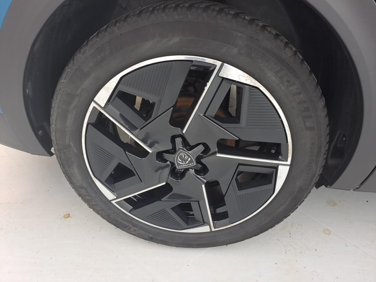 Peugeot 408 puretech 130 ch s&s eat8 gt — photo 11