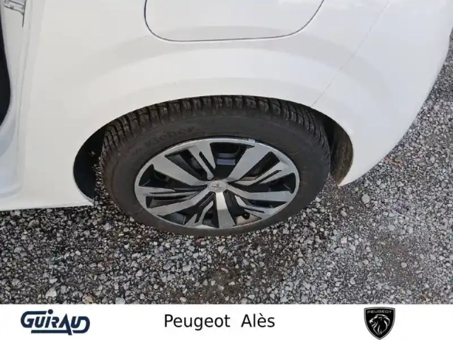 Peugeot 208 puretech 100 s&amp;s bvm6 — photo 11