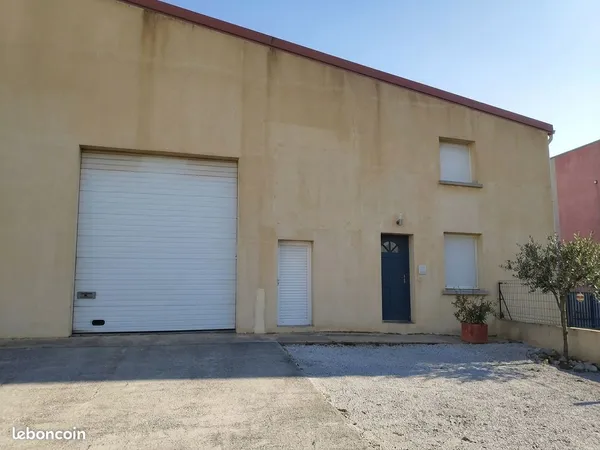 Local / Bureaux / Stockage /210 m²