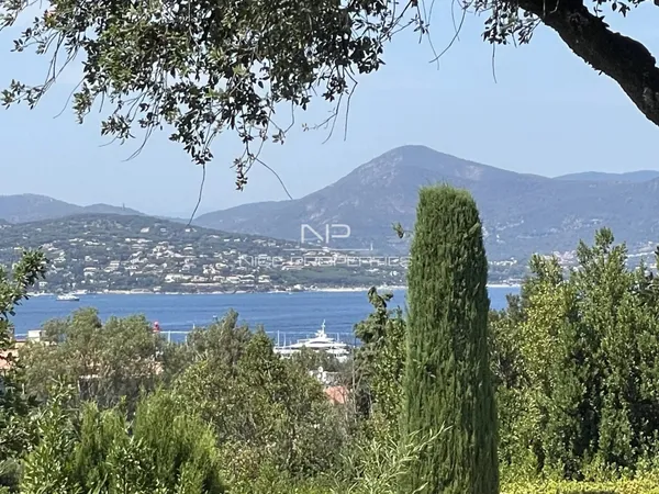 Appartement avec vue mer à Saint-Tropez.