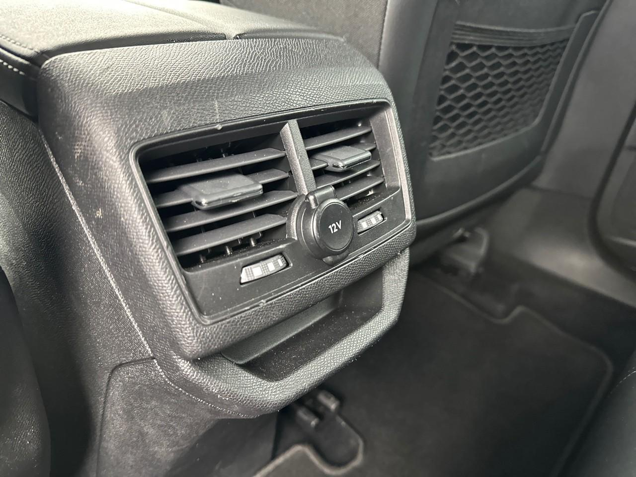 Peugeot 3008 hybrid 225 e-eat8 allure pack — photo 38
