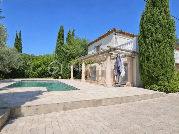 Maison 8 pièces 210 m²
