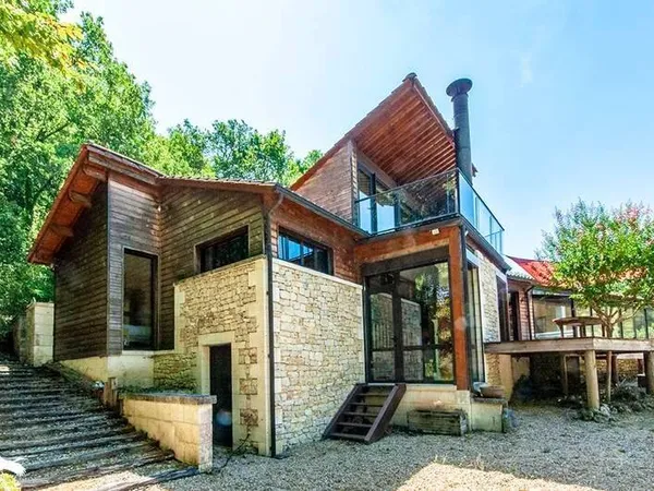 Maison 11 pièces 197 m²
