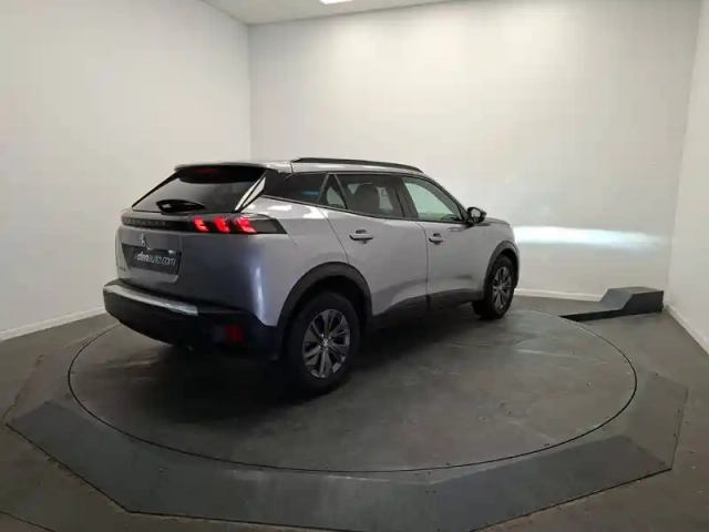 Peugeot 2008 puretech 100 s&amp;s bvm6 — photo 4