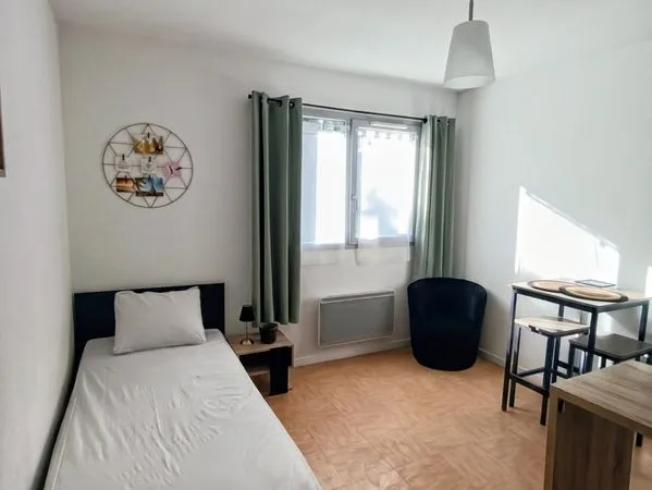 À LOUER - STUDIO F1 MEUBLÉ DE 21 m² - SAINT-GENIS-LAVAL *Idéal étudiant - Proche métro B et Lyon Sud