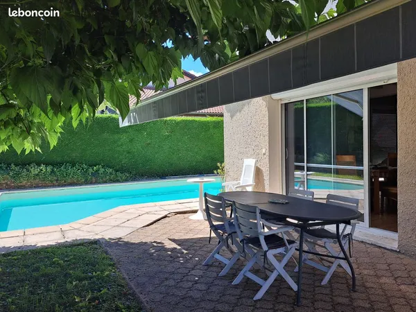 Maison de plain-pied 7 pièces 166 m²