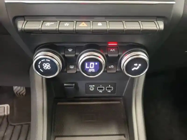 Renault Captur tce 140 - 21 — photo 27