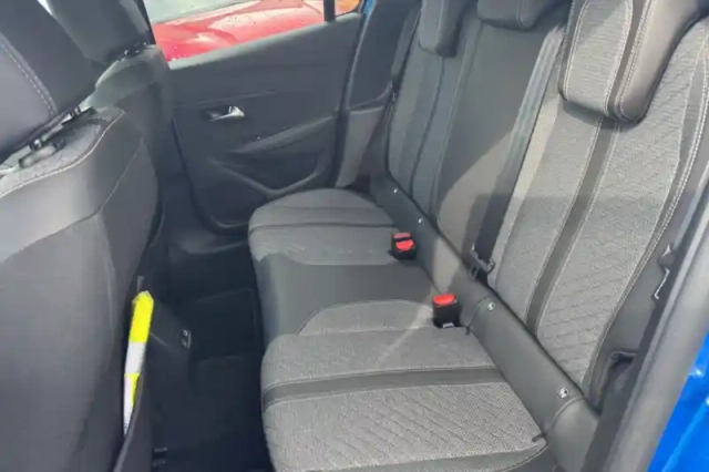 Peugeot 208 puretech 100 s&amp;s bvm6 — photo 10