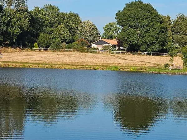PROPRIETE. Maison-etang -terres