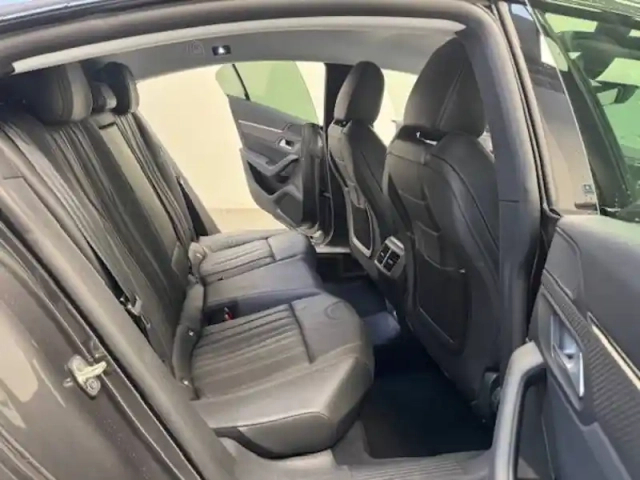Peugeot 508 hybrid 225 e-eat8 — photo 18