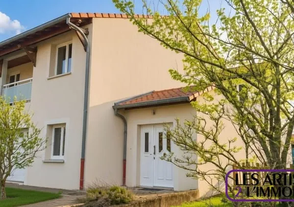 PELTRE : maison F7, année 2004, gges, jardin.